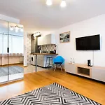 Plac Grzybowski Blue Sky Studio