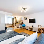 Plac Grzybowski Blue Sky Studio
